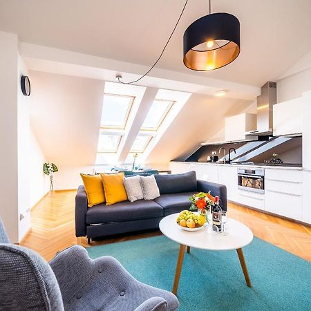 Luxurious Woodrow Wilson Apt In Prague Centre Zewnętrze zdjęcie
